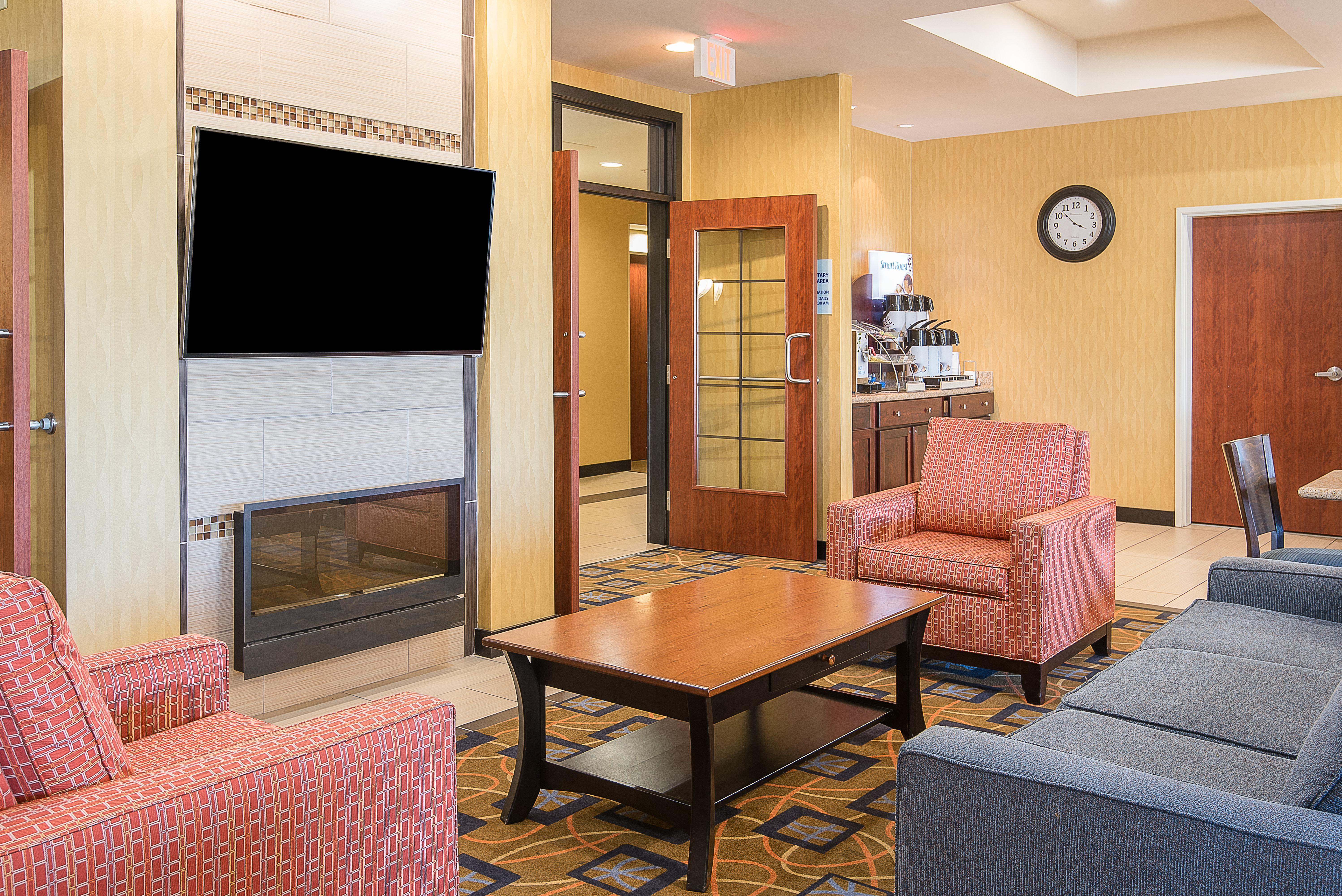 Express And East By Ihg Lafayette