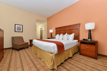 Express And East By Ihg Lafayette