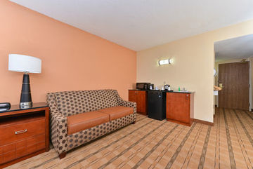 Express And East By Ihg 2*