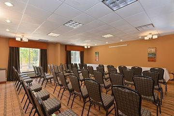 Hotel Express And East By Ihg 2*