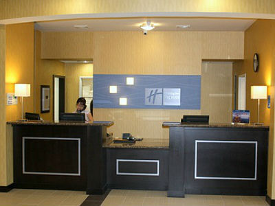 Express And East By Ihg Hotel Lafayette