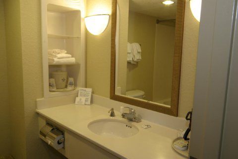 Express And East By Ihg Hotel